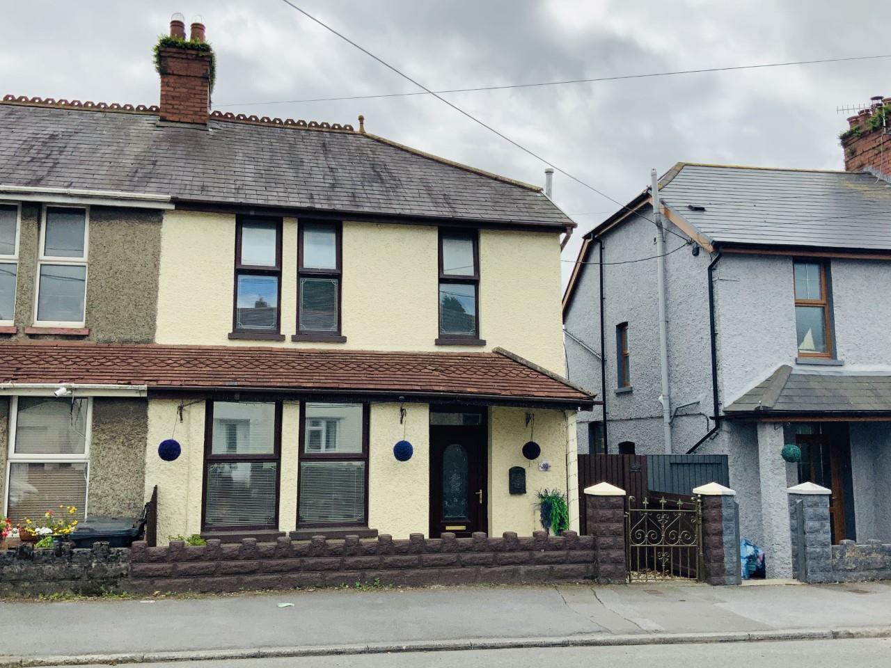 80 Gwscwm Road, Pembrey, Burry Port, Carms, SA16 0YU Property for